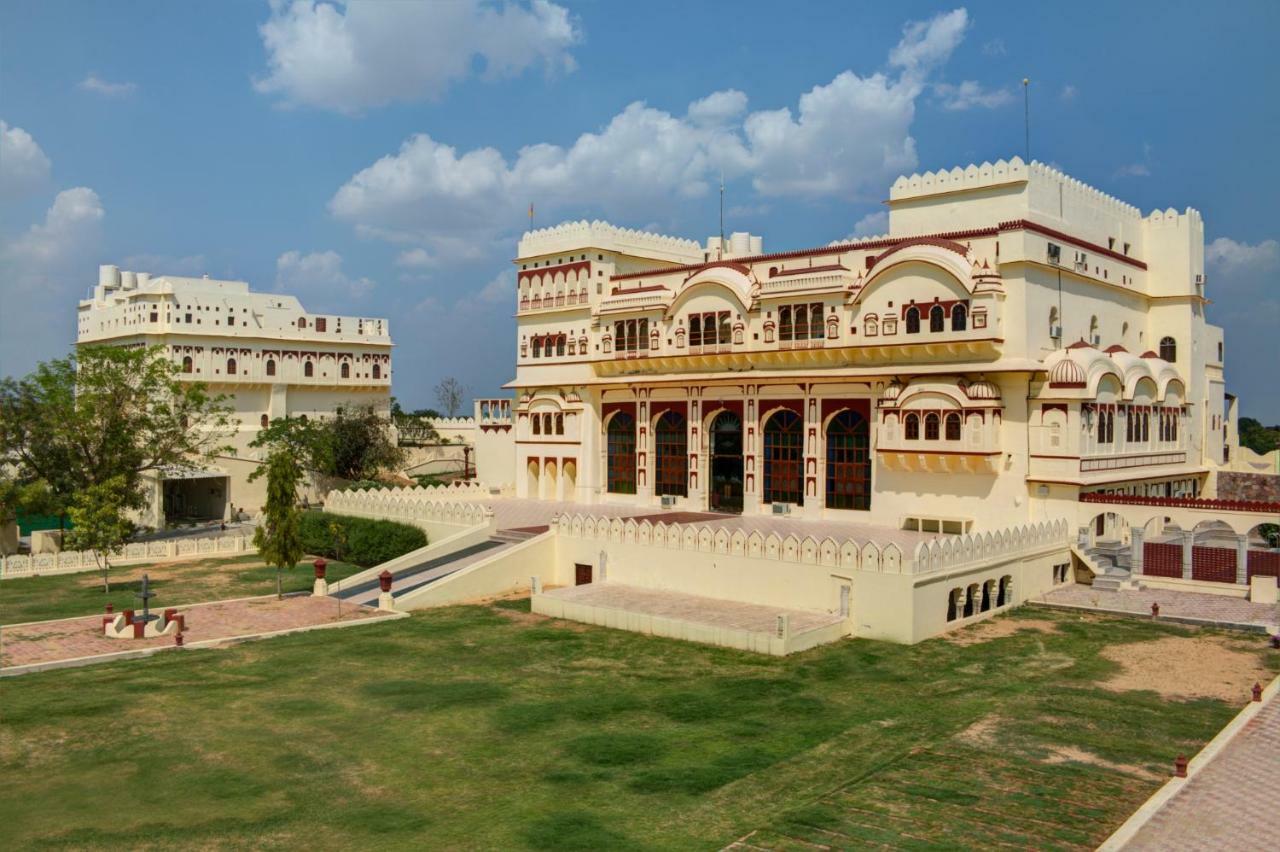 Amritara Surajgarh Fort Exteriör bild