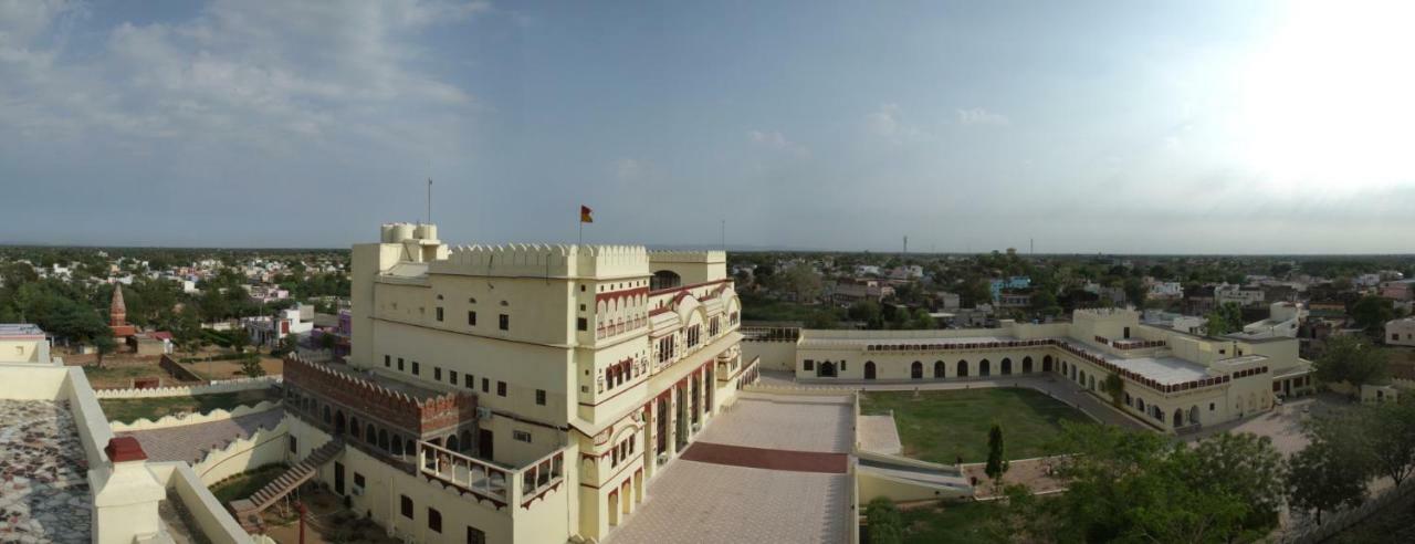 Amritara Surajgarh Fort Exteriör bild